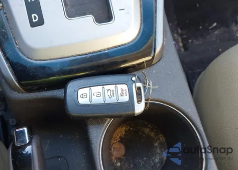 2011 Hyundai Elantra Limited (Ulsan Plant) z USA, uszkodzony, nr VIN KMHDH4AE6BU093920